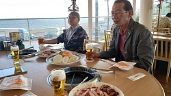 若者には、最高な酒場